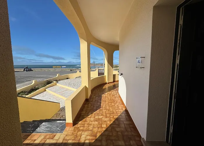 Surf & Sunset House Peniche