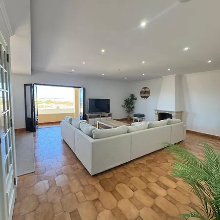 Konukevi Surf & Sunset House Peniche