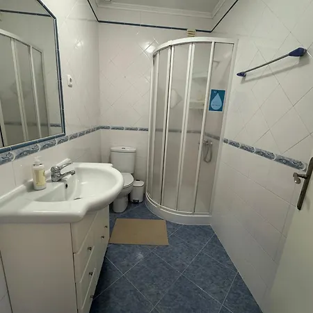 Surf & Sunset House בית הארחה 3*