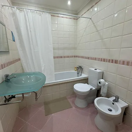 Konukevi Surf & Sunset House Peniche